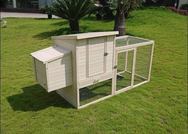 Sonoma Plastic Chicken Coop And Run