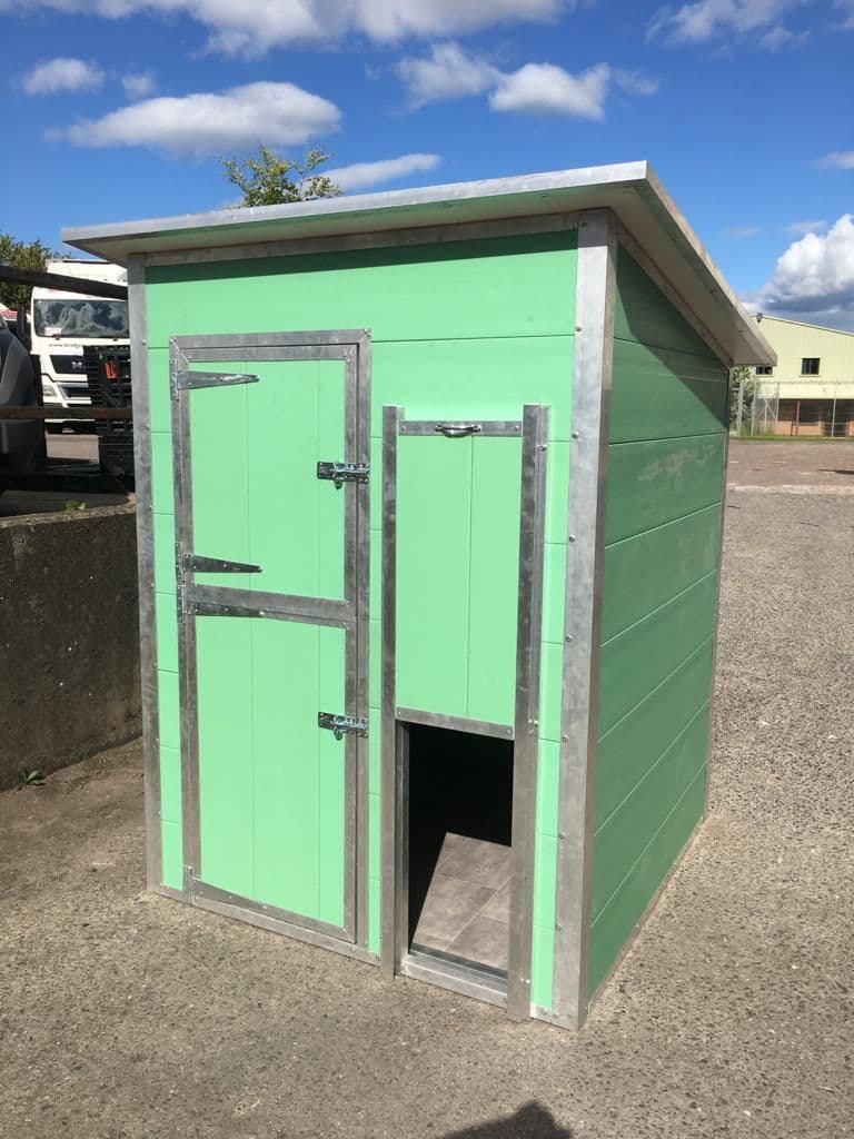 Walk in Thermal Kennel